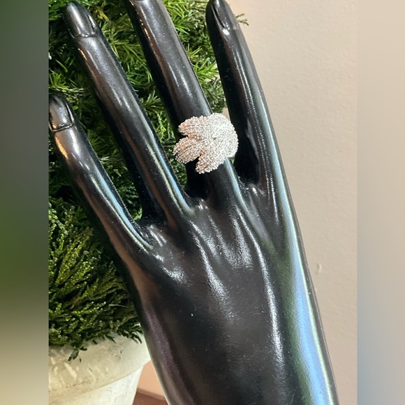 Silver-Tone Leaf Rhinestone Statement Ring size 6.5 - Picture 2 of 8